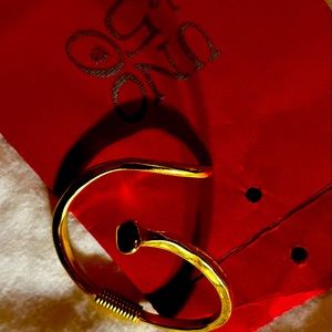 Beautiful gold Uno de 50 bracelet. Statement maker. Used only a few times.